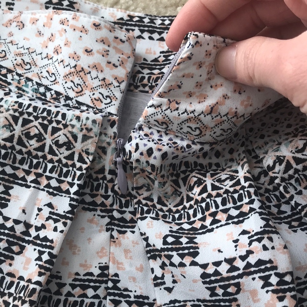 BCBGeneration Flowy Shorts - Picture 4 of 5